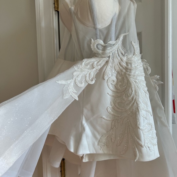 Cute white romper - Picture 2 of 3